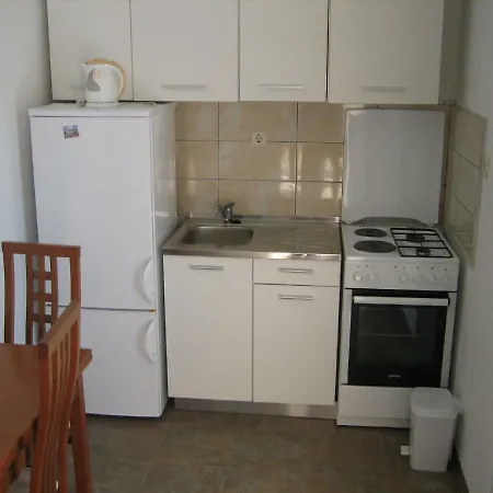Apartment Tihi *